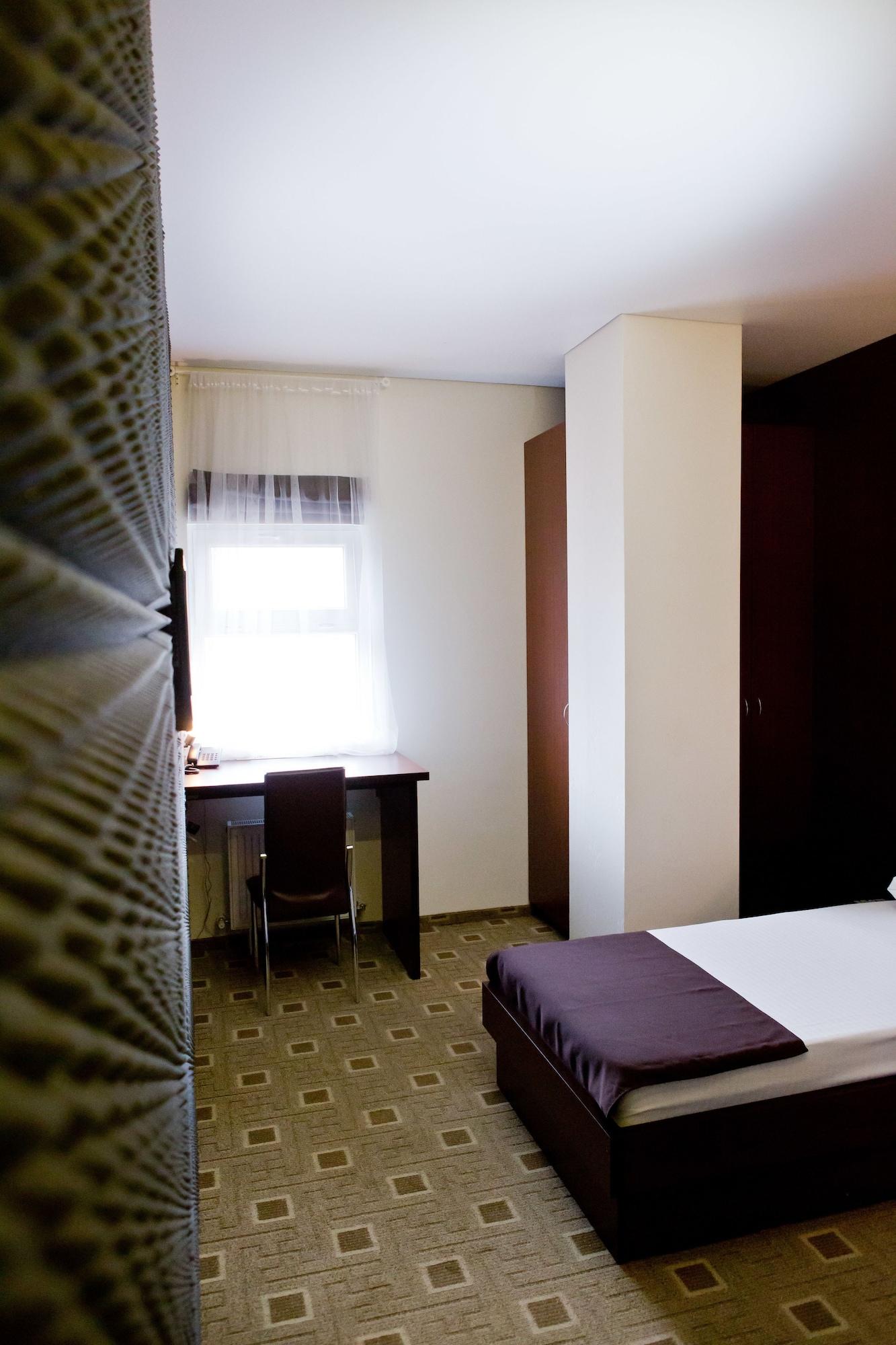 Hotel Olsi Chişinǎu Buitenkant foto