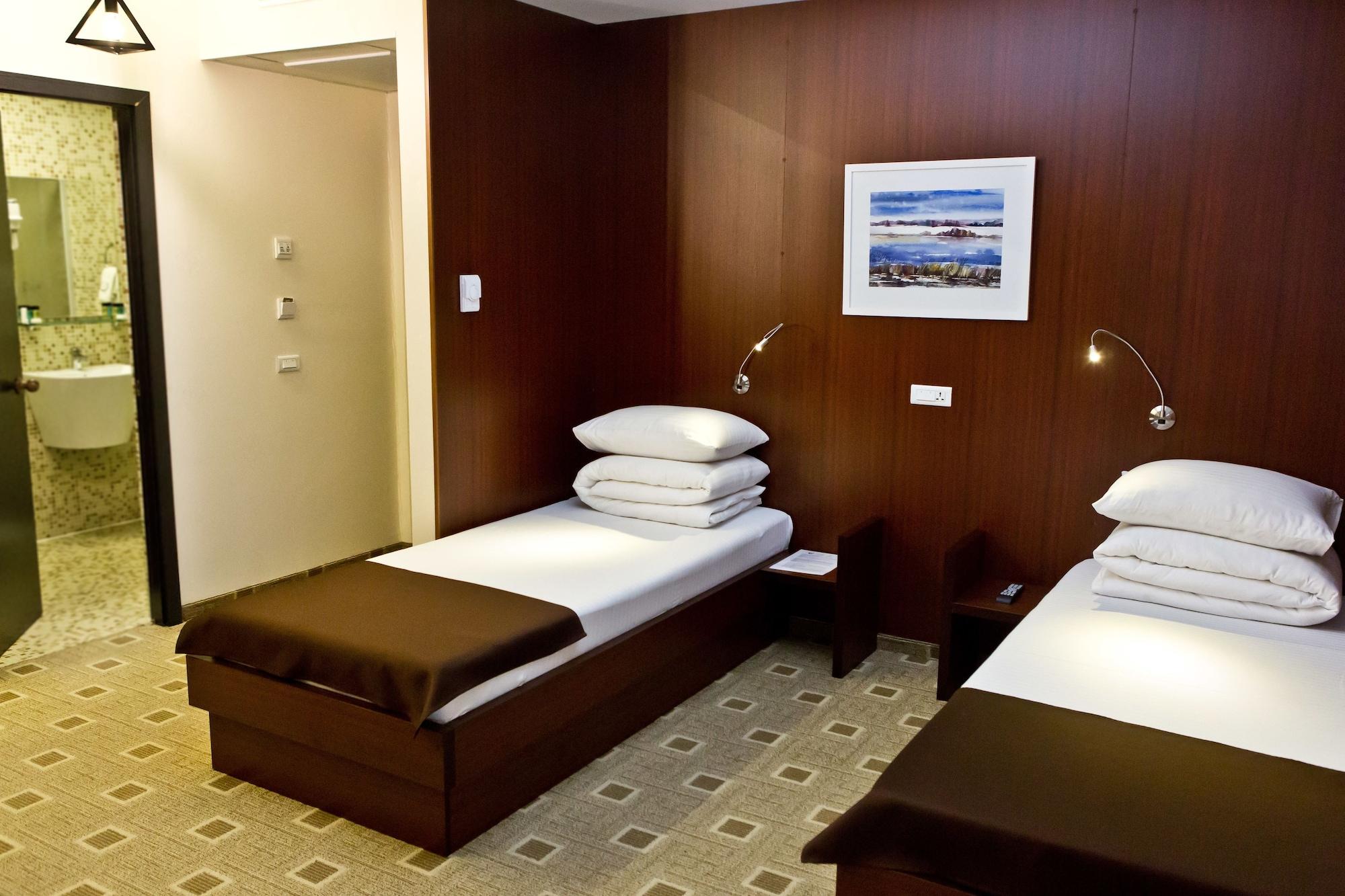 Hotel Olsi Chişinǎu Buitenkant foto