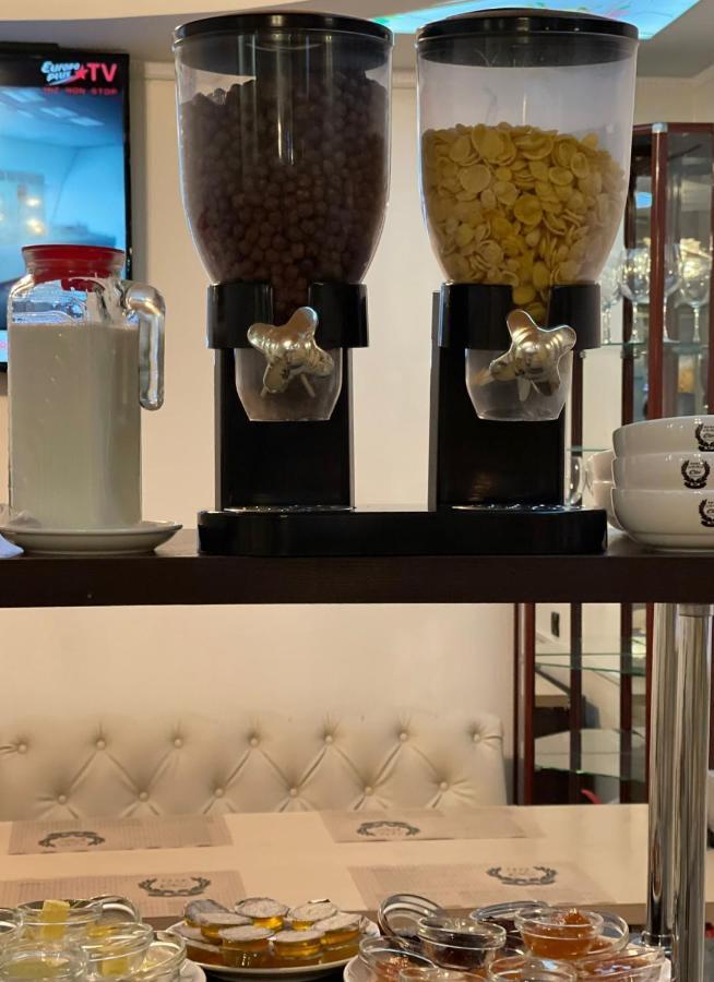 Hotel Olsi Chişinǎu Buitenkant foto